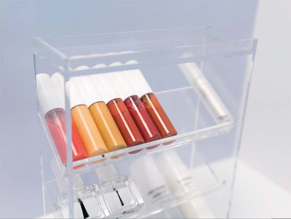 Clear acrylic makeup/beauty item holder.