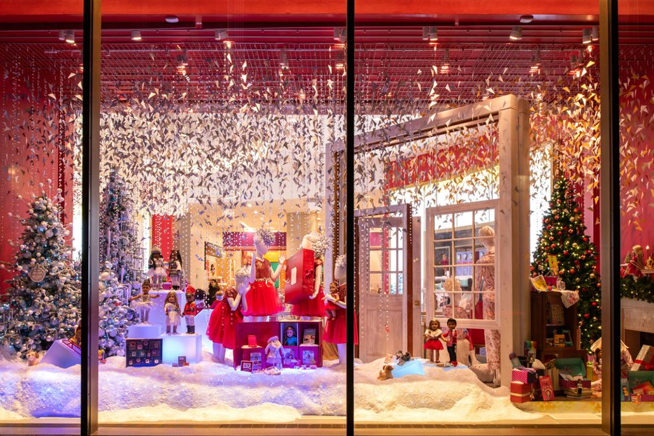 5 Best Christmas Window Displays 2019 - Discount Displays Blog