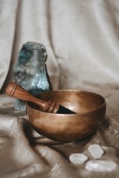 singing bowl with crystals display