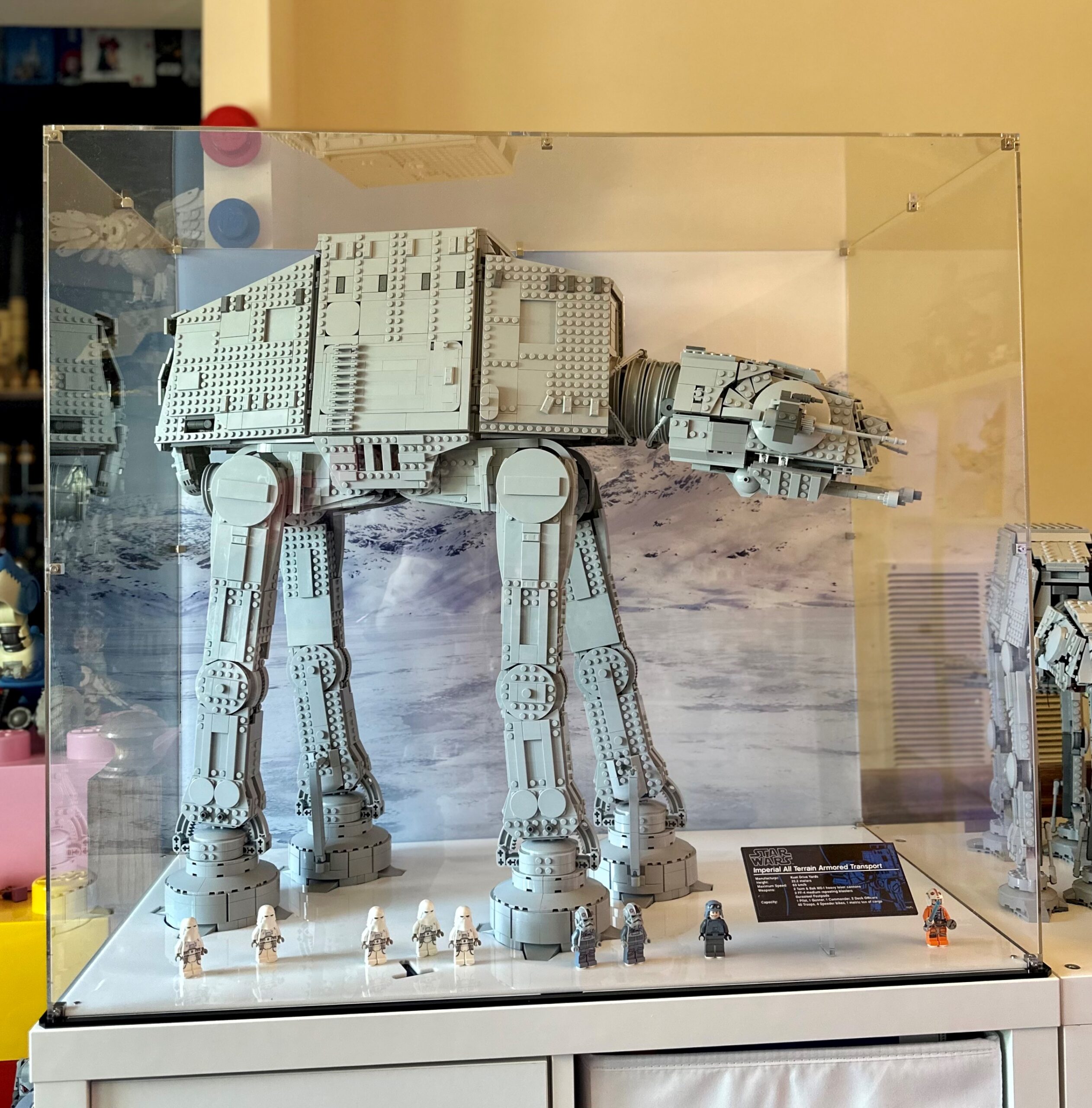 display case for LEGO® Star Wars™ UCS AT-AT™ 75313