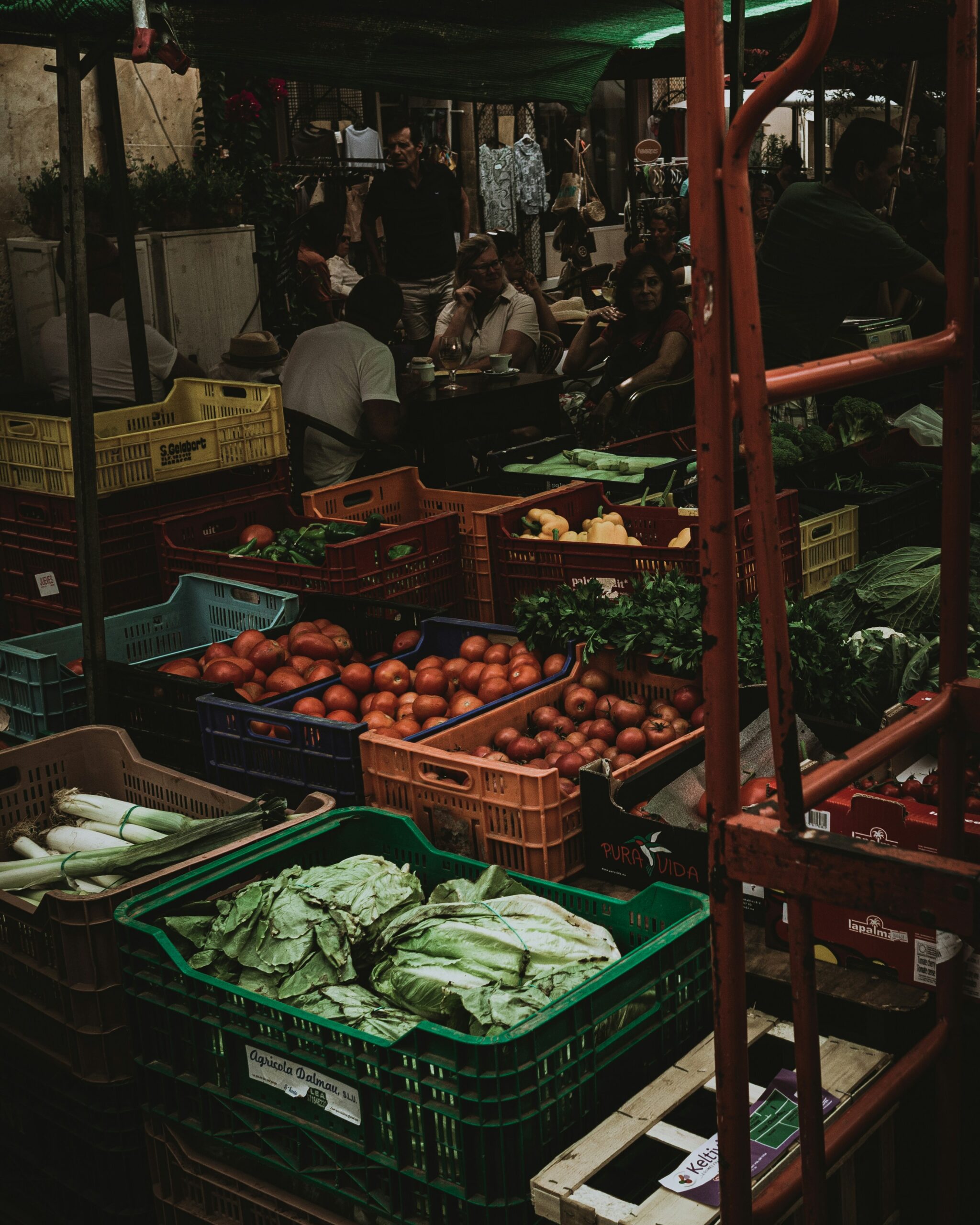 Fully stocked market 