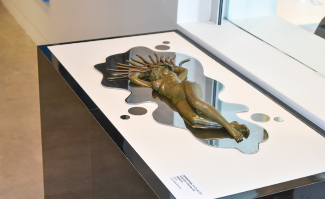 Art Pedestals and Sculpture Stands